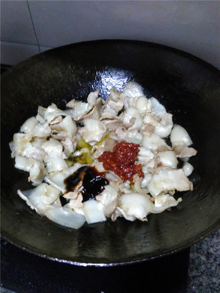 冬尖回锅肉步骤7