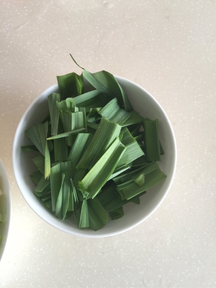腊肠炒芹菜步骤4