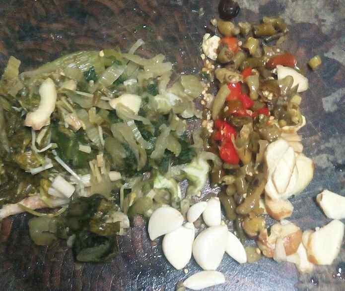 麻辣酸菜鱼步骤4