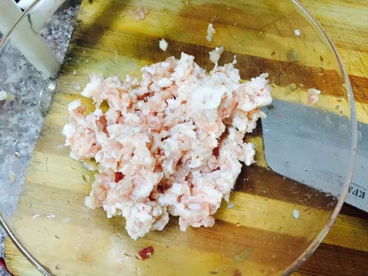 肉末炒泡萝卜丁步骤4