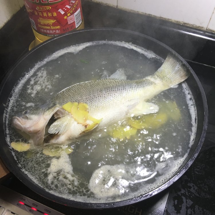 泡椒过水鲈鱼步骤15