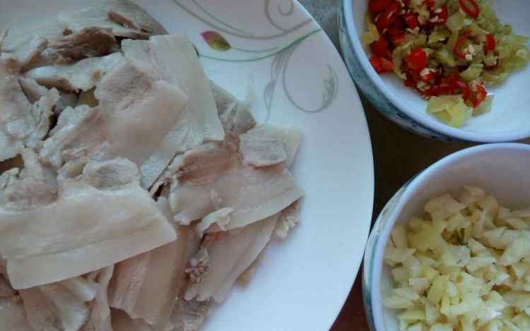 家常回锅肉步骤2