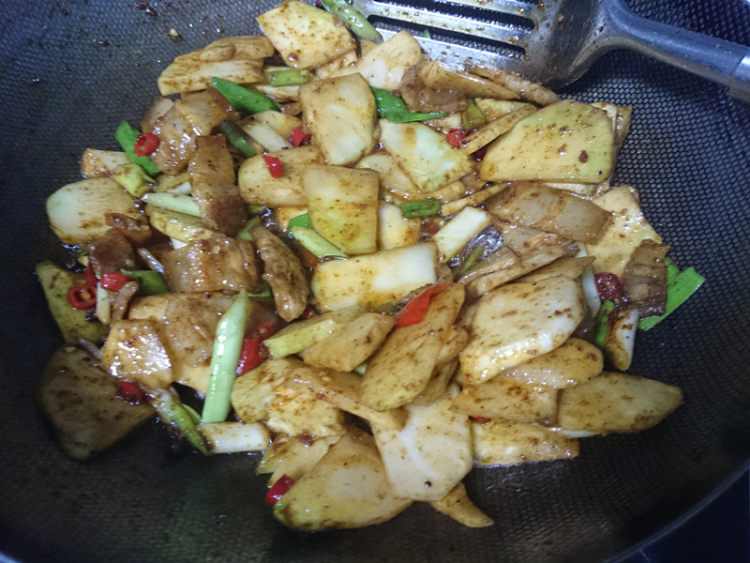 鲜榨菜回锅肉步骤7