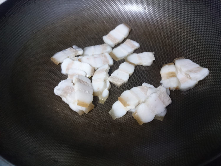 鲜榨菜回锅肉步骤3