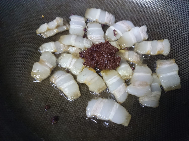 鲜榨菜回锅肉步骤4