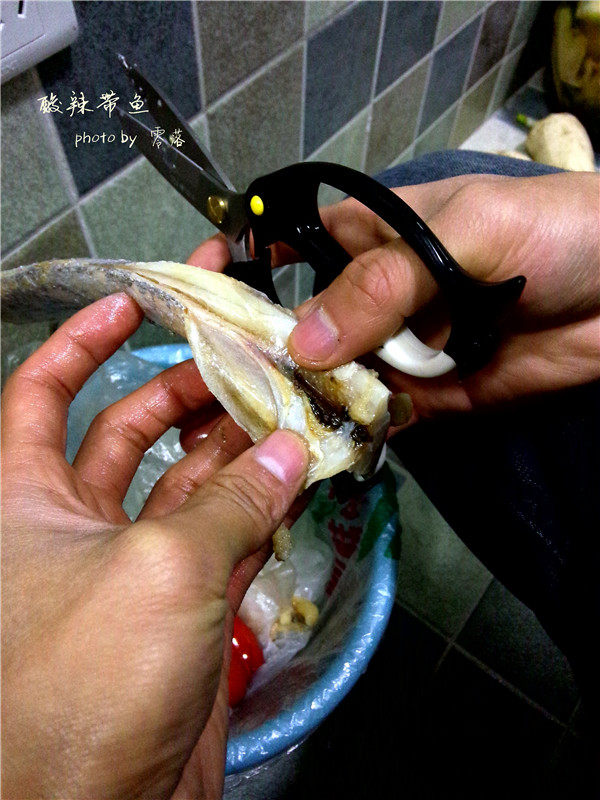 酸辣带鱼步骤1