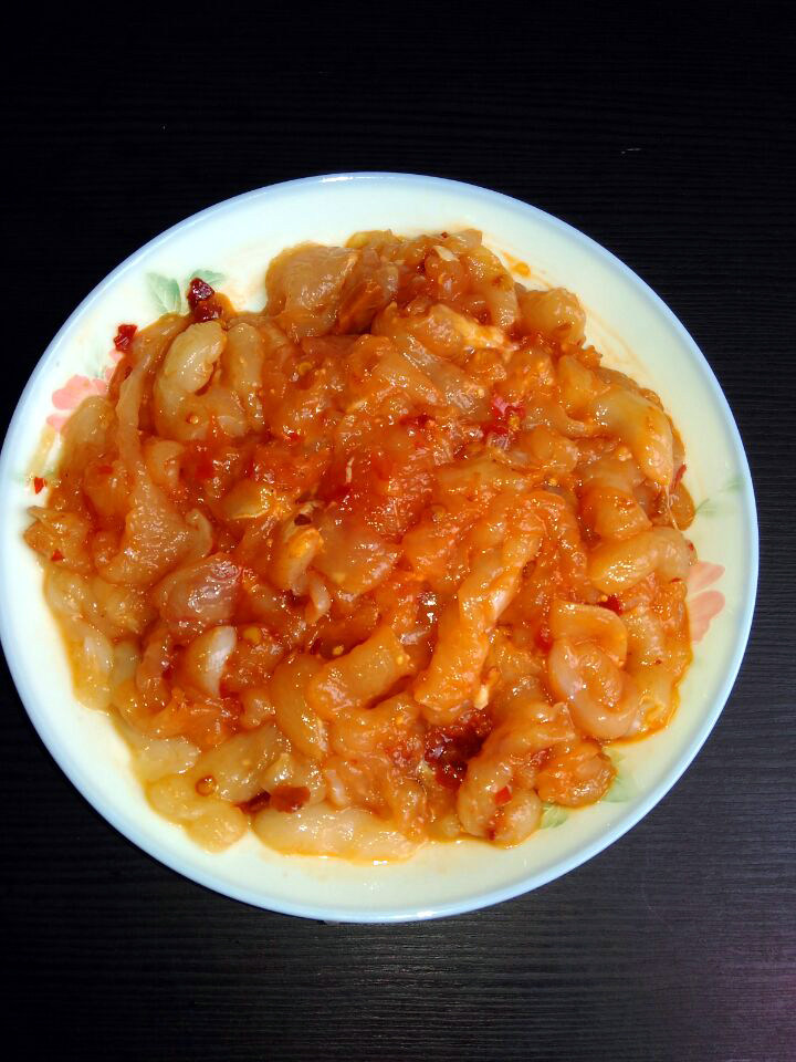 二荆条炒鸡胸肉步骤2