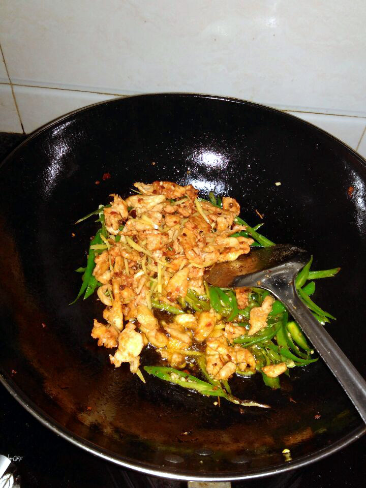 二荆条炒鸡胸肉步骤7