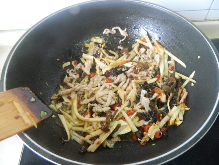 鱼香肉丝盖浇饭步骤9