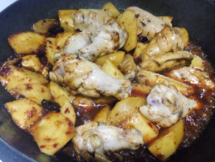 麻辣土豆烧鸡翅步骤4