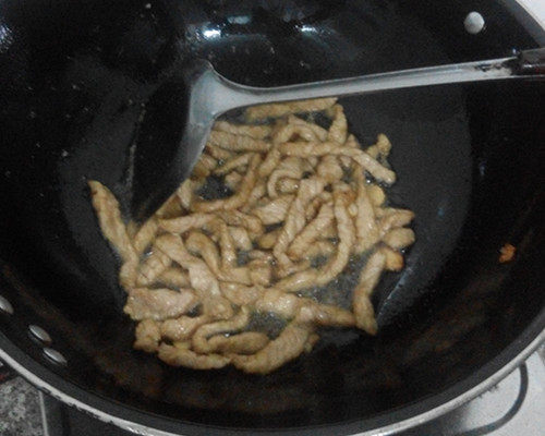 什锦泡菜炒肉步骤3