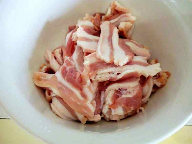 土豆粉蒸肉步骤1