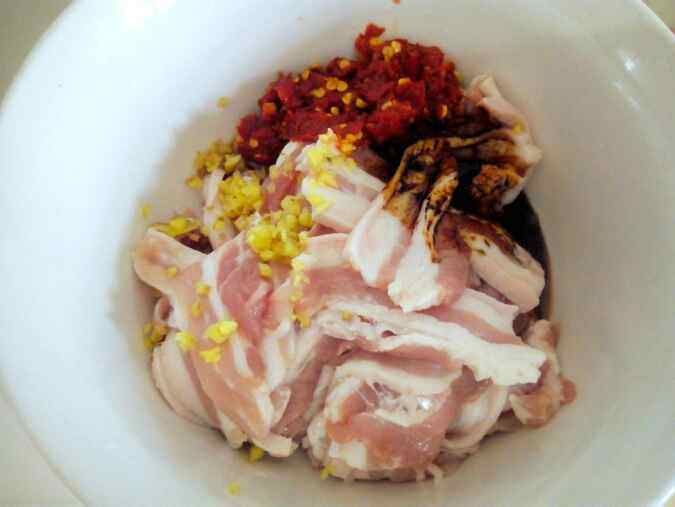 土豆粉蒸肉步骤2