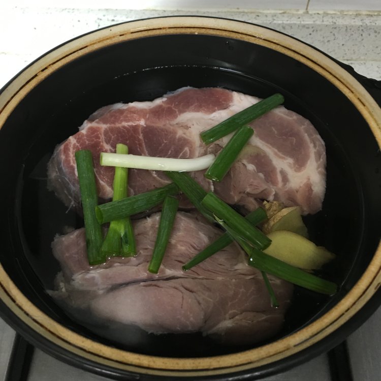 红油蒜香肉步骤2