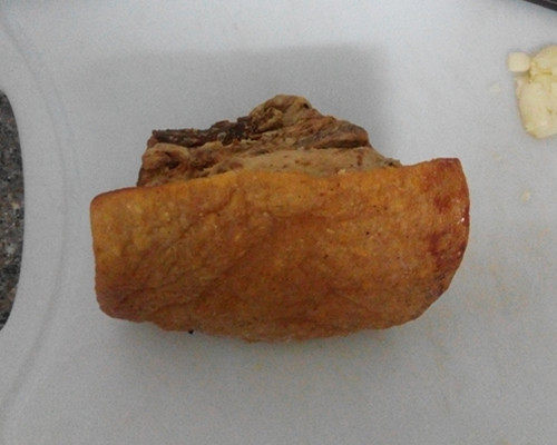 松皮扣肉炒木耳步骤1