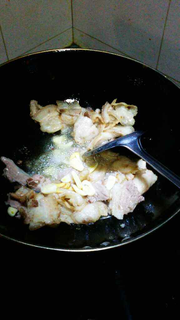 炒回锅肉步骤6