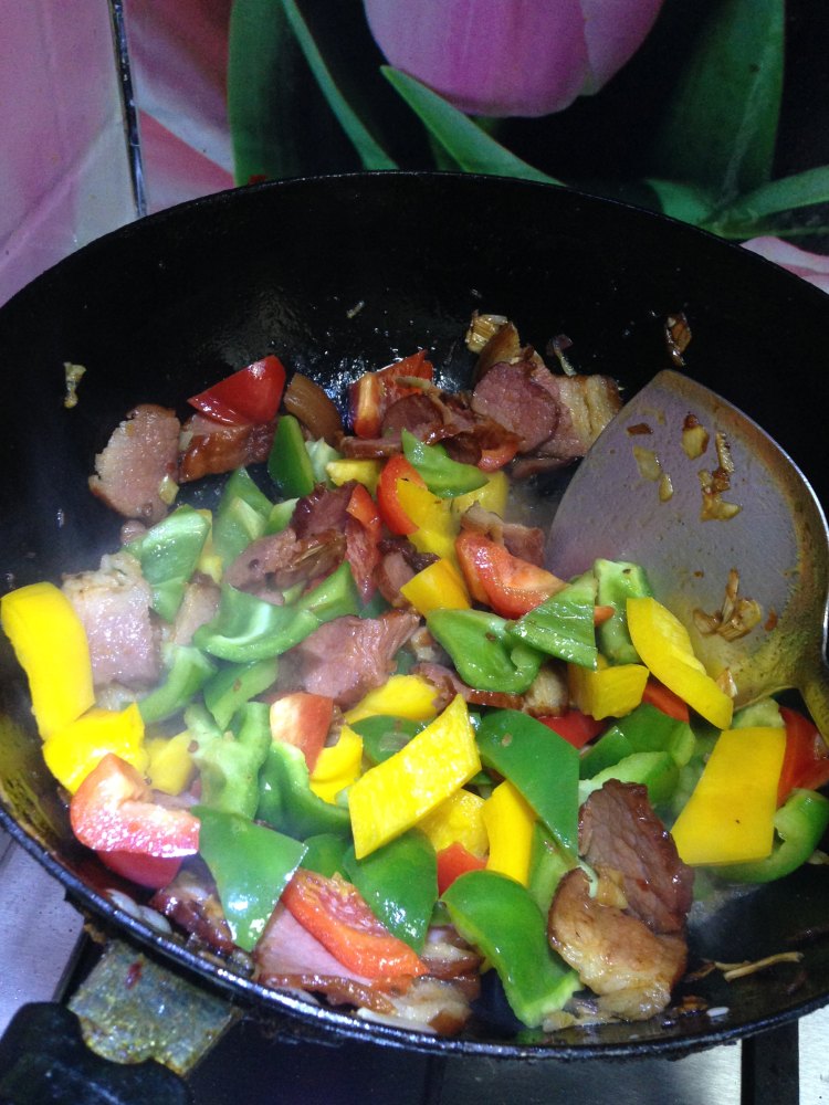 青椒炒腊肉步骤6
