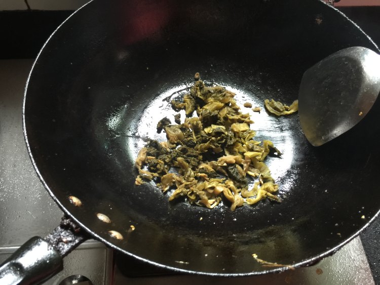 蒜香鳝鱼煲步骤4