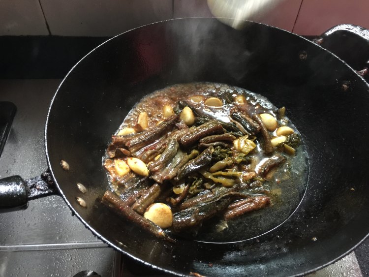 蒜香鳝鱼煲步骤10