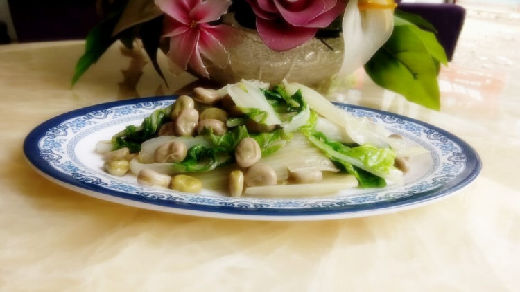 油皮菜炒胡豆步骤6