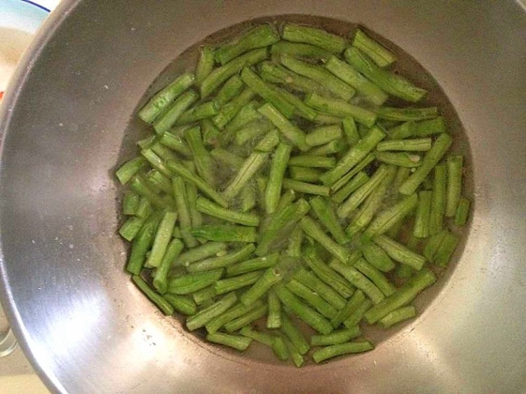 茄子烧豆角步骤3
