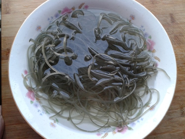 【手工美食】麻辣粉条步骤2