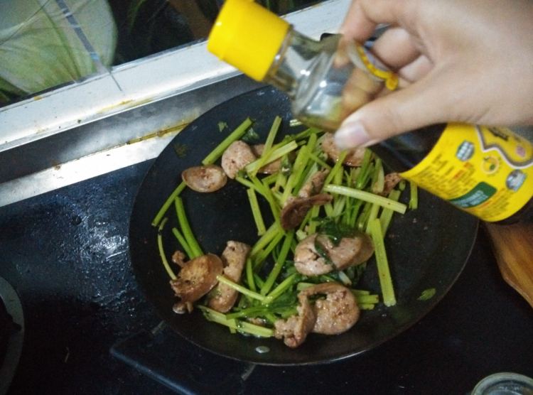 香芹炒火腿步骤7