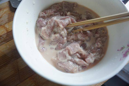 酸汤肉片步骤3