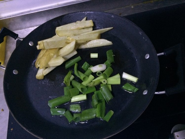 蒜薹土豆小炒肉步骤8