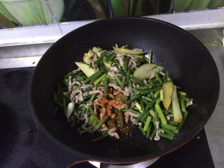 蒜薹土豆小炒肉步骤13