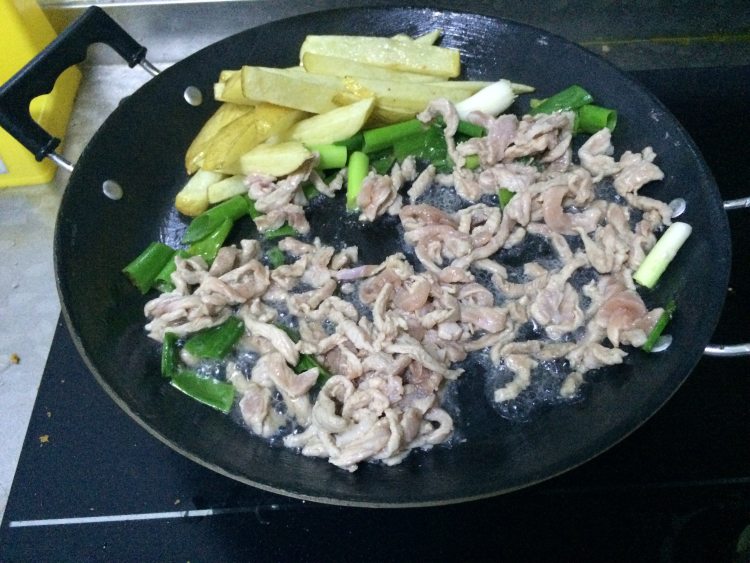 蒜薹土豆小炒肉步骤10