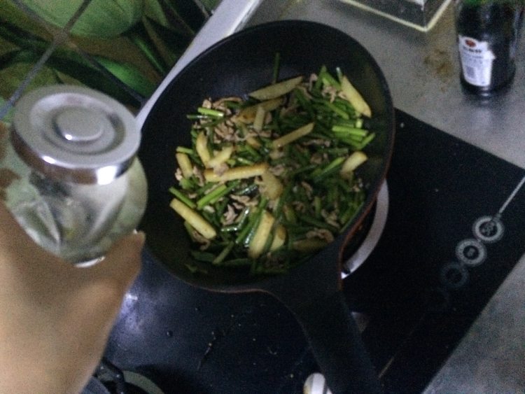 蒜薹土豆小炒肉步骤15