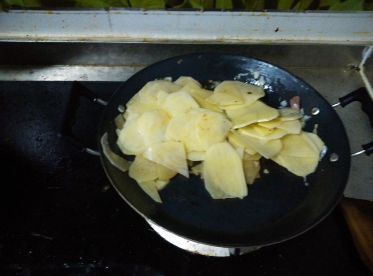 干锅土豆片步骤4