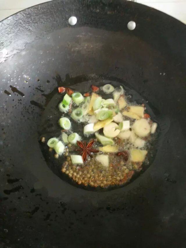 川味爬虾步骤8