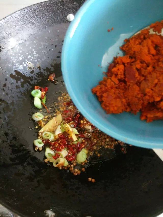 川味爬虾步骤12