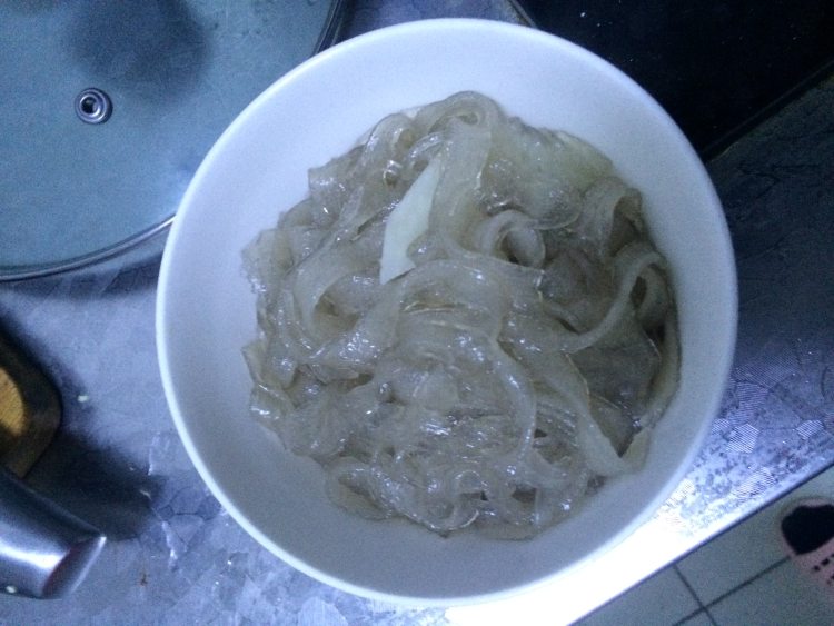 鱼香粉皮白菜五花肉步骤4