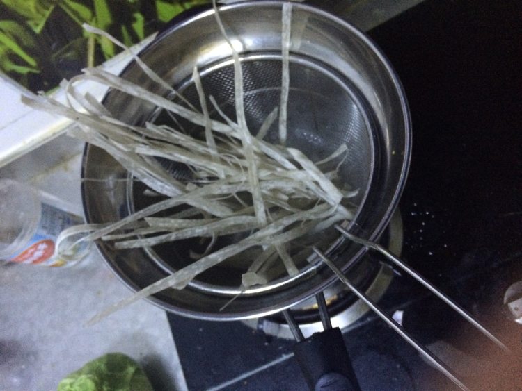 鱼香粉皮白菜五花肉步骤3