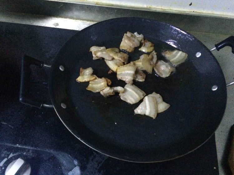 鱼香粉皮白菜五花肉步骤7
