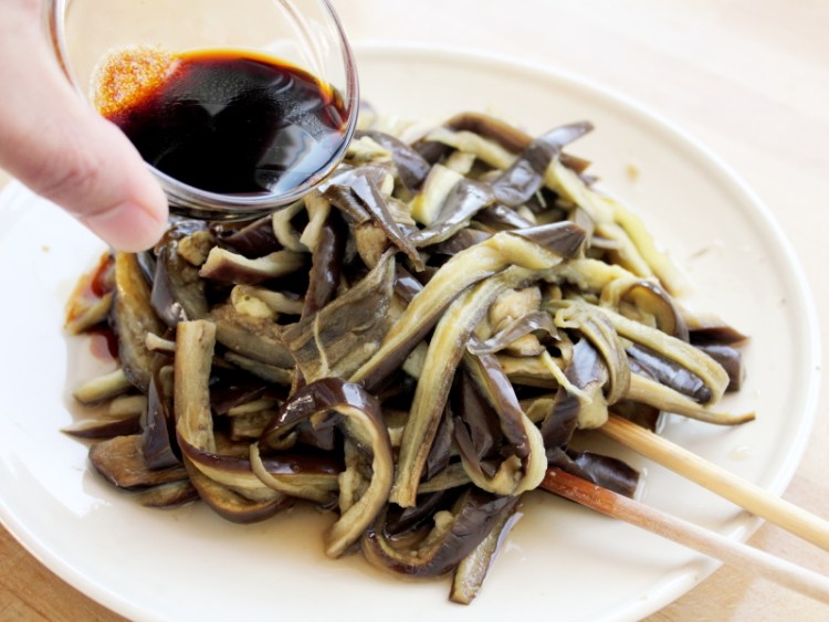 手撕鱼香茄子步骤7