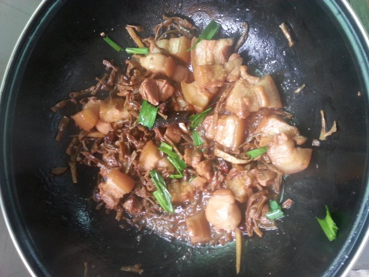 豆角干红烧肉步骤9