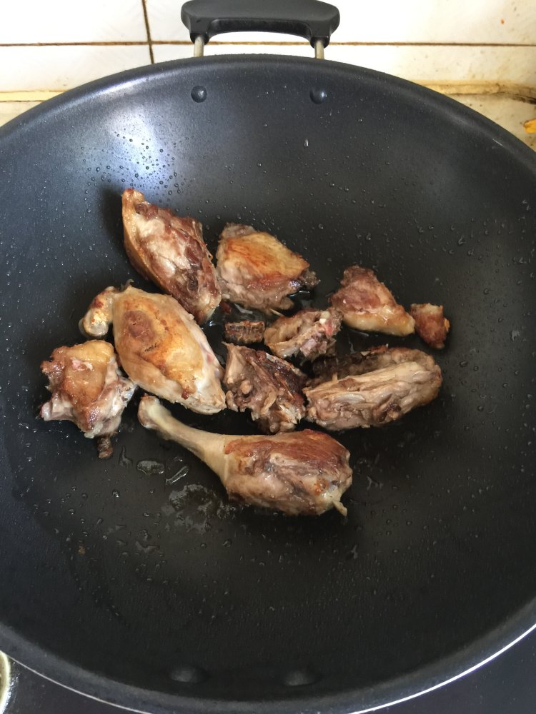 川味鸭腿炖土豆步骤4