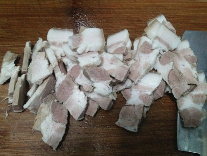 蒜苗回锅肉步骤3