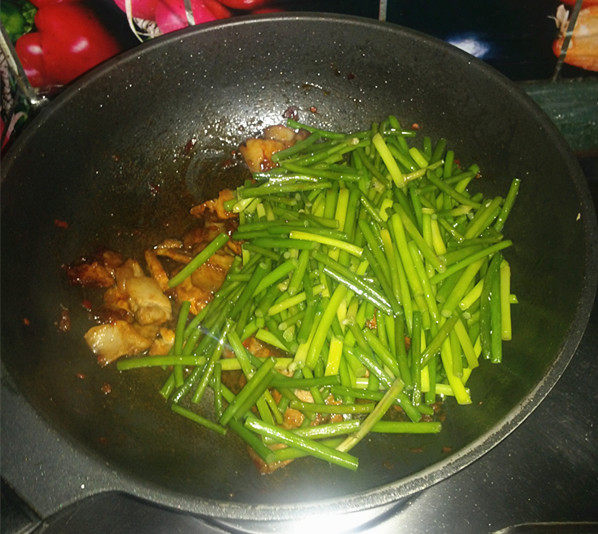 蒜苗回锅肉步骤13