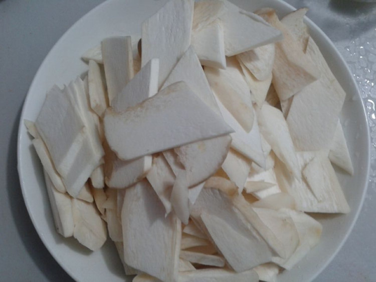 清炒杏鲍菇步骤1