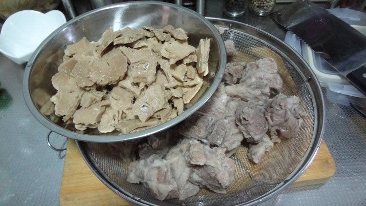 笋干烧排骨步骤5