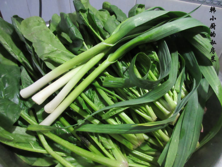 凉拌姜汁菠菜步骤1