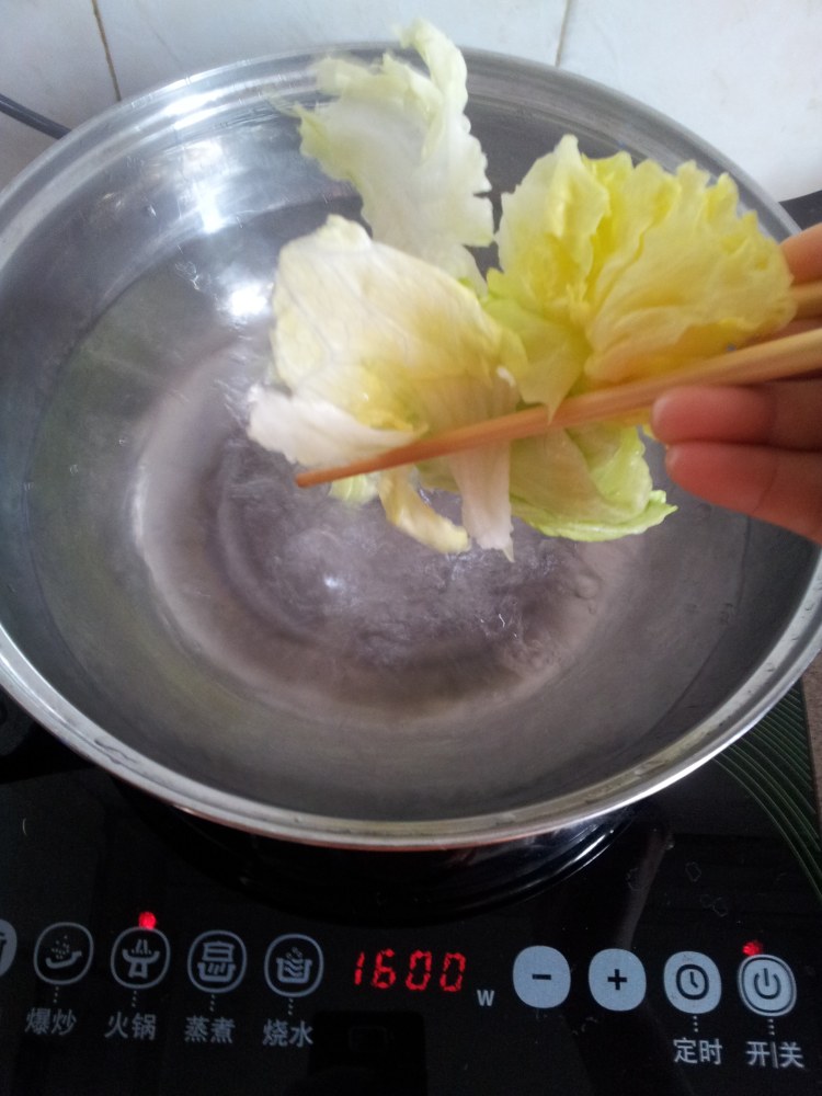 剁椒卷生菜步骤5