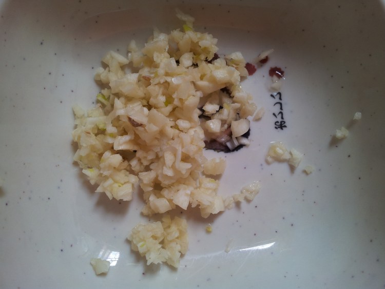 剁椒卷生菜步骤3