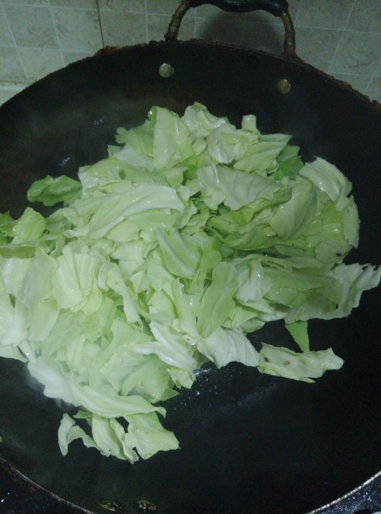 干煸包菜步骤4