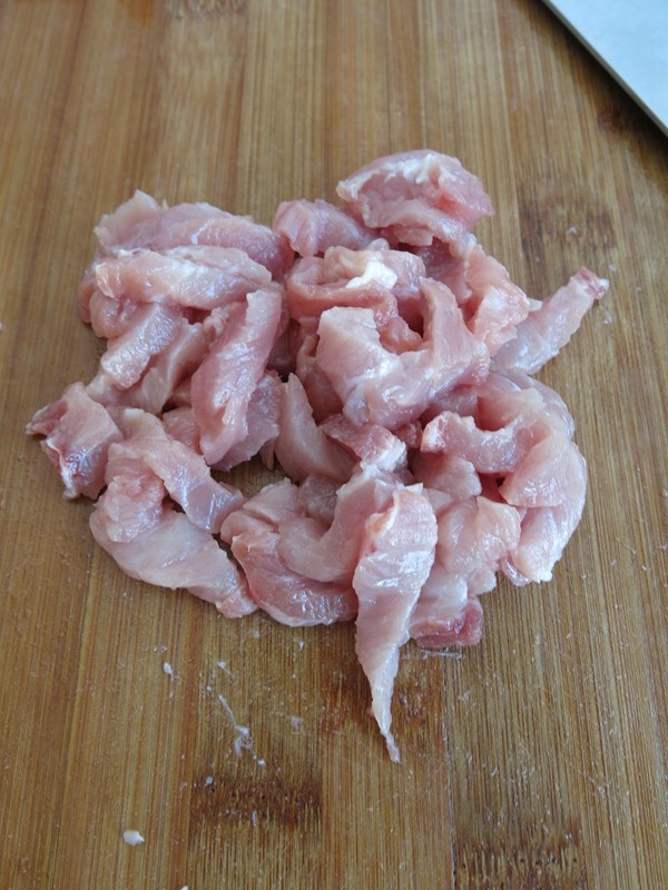 泡菜炒肉步骤2